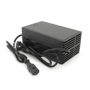 Зарядний пристрій для акумуляторів Li-ion 67,2V 16S 8A 600W штекер Triangle plug (T-tipe/IEC/C13 N+L-) індикація 220х122х86mm 1.5kg 2000000369853YT фото