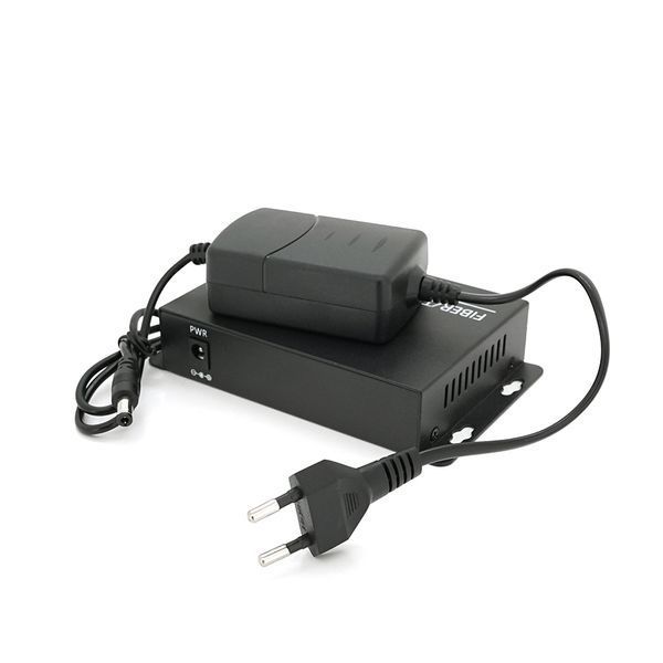 Медіаконвертер ONV 4xRJ45 100М + 1xSC одномодовий до 20 км 2000000338538YT фото