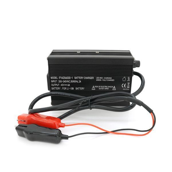 Зарядное устройство для аккумуляторов Li-ion 36V(42V),10S,6A.крокодилы,135x90x50mm 2000000368740YT фото