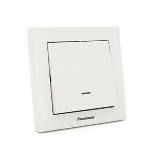 Выключатель Panasonic Karre Plus 55 одноклавишный с подсветкой белый 220В 10А 2880000438571YT фото