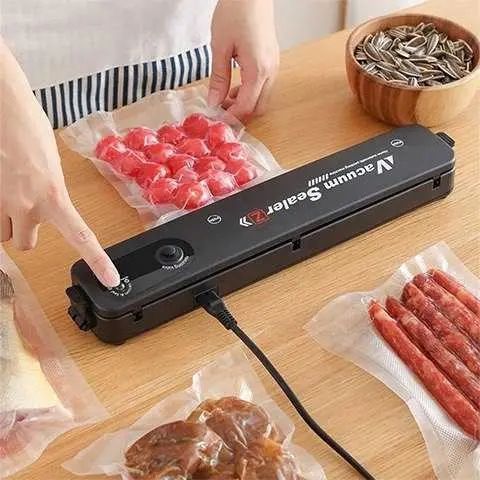 Вакууматор побутовий Vacuum Sealer чорний вакуумний упаковщик 100 Вт пластик 7.6 х 37 х 4.8 см до 30 см eve1039 фото