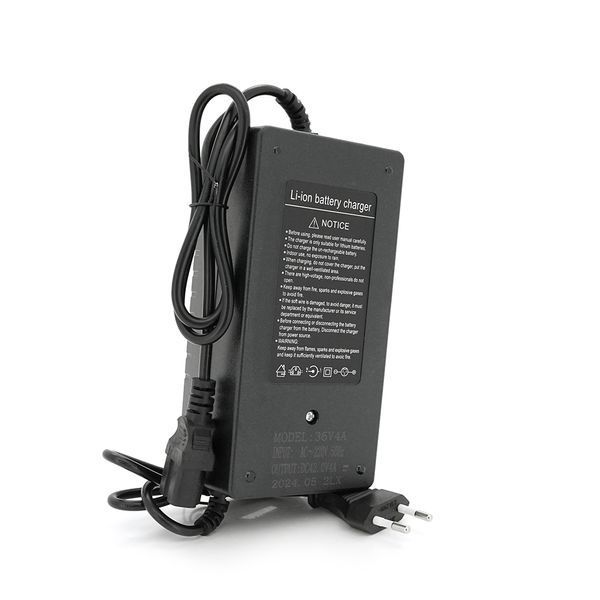 Зарядний пристрій для акумуляторів Li-ion 36V(42V) 10S 4A штекер Triangle plug (T-tipe/IEC/C13 N+L- з індикацією 2000000369129YT фото