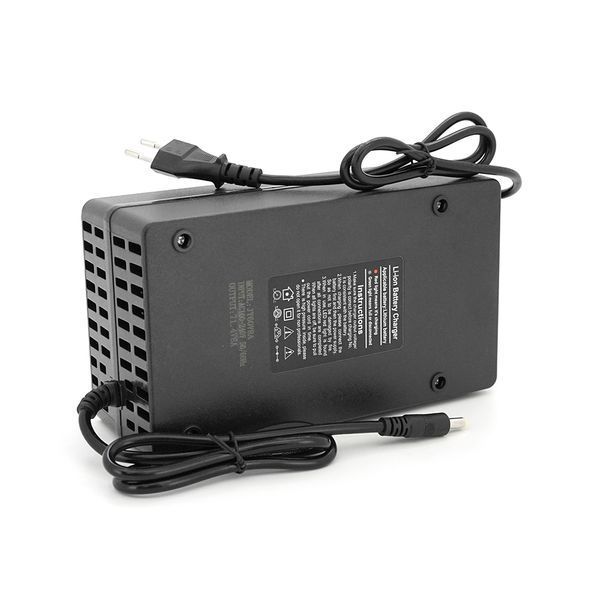 Зарядний пристрій Li-ion 60V 17S 8A 650W з індикацією штекер 5.5*2.5 Voltronic 2880000419570YT фото