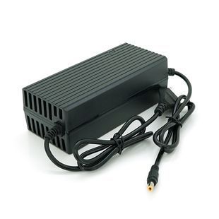 Зарядний пристрій Jinyi для акумуляторів Li-ion 72V(84V) 20S 3A штекер 5,5 з індикацією BOX 2000000298962YT фото