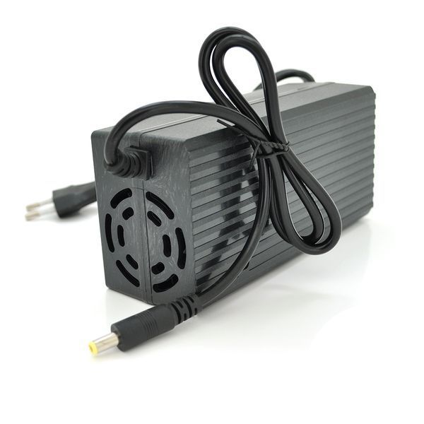 Зарядное устройство Jinyi для аккумуляторов LiFePO4 12V(14,6V),4S,2A,штекер 5,5,с индикацией,BOX 2000000298894YT фото